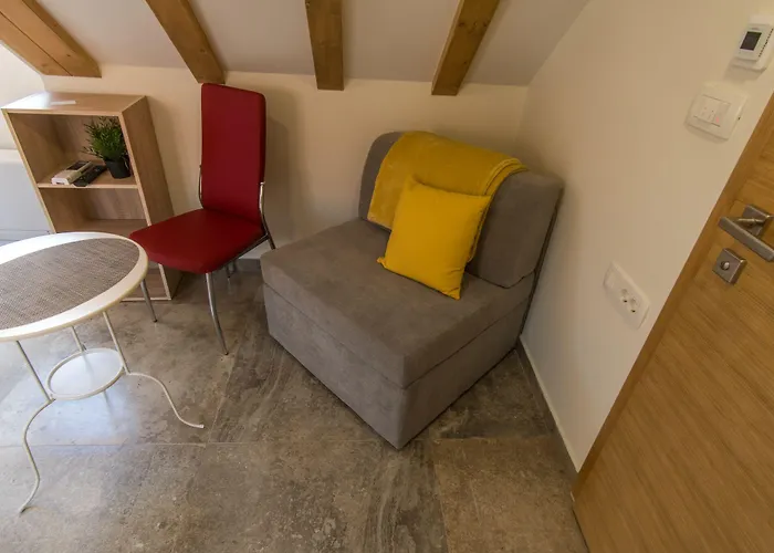 Jr Luxury Guesthouse2 4*