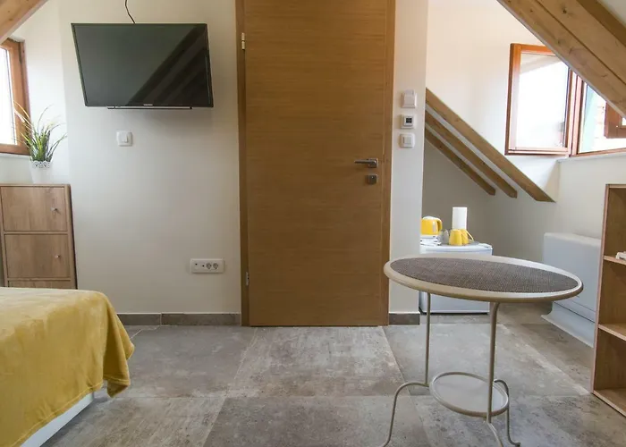 Jr Luxury Guesthouse2 4*