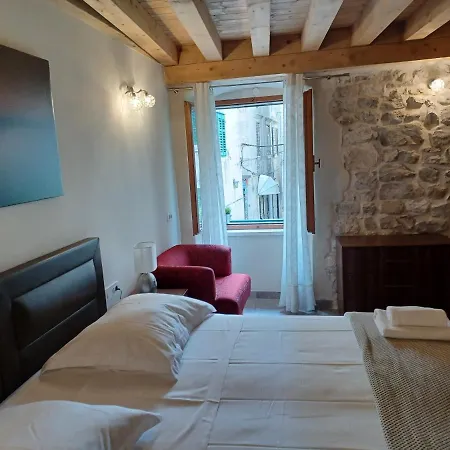 Jr Luxury Guesthouse2 Pensión 4*