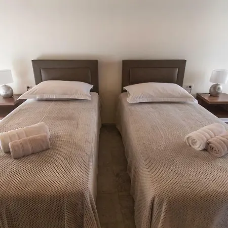 Jr Luxury Guesthouse2 Гостевой дом 4*