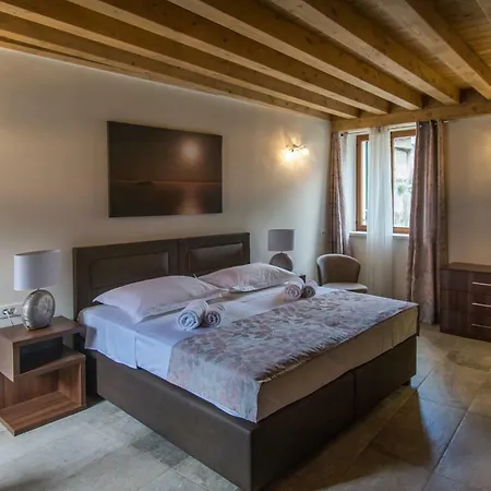 Jr Luxury Guesthouse2 4*